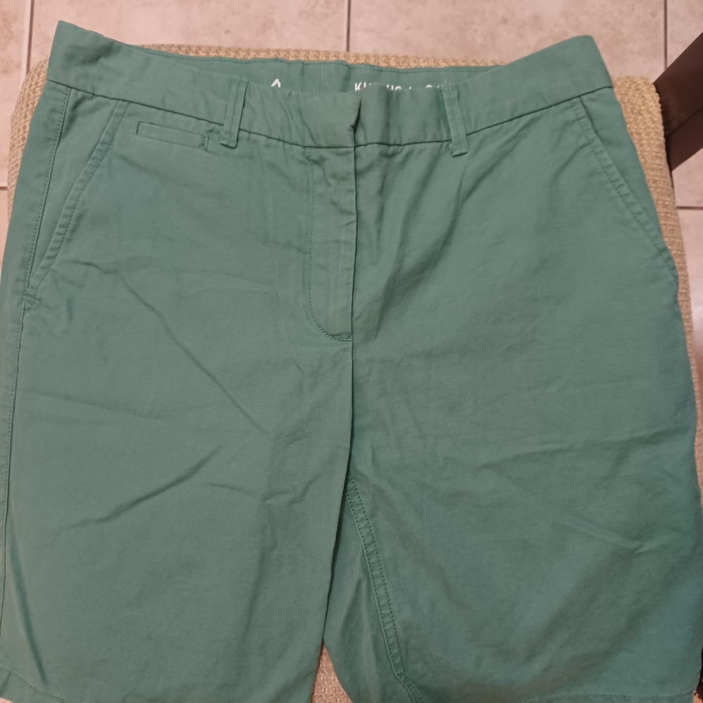 KHAKIS BY GAP SHORTS